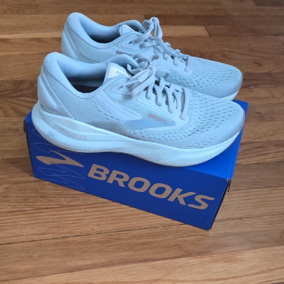 Brooks Adrenaline GTS 24 Cloud Blue Athletic Shoes - Picture 2 of 11